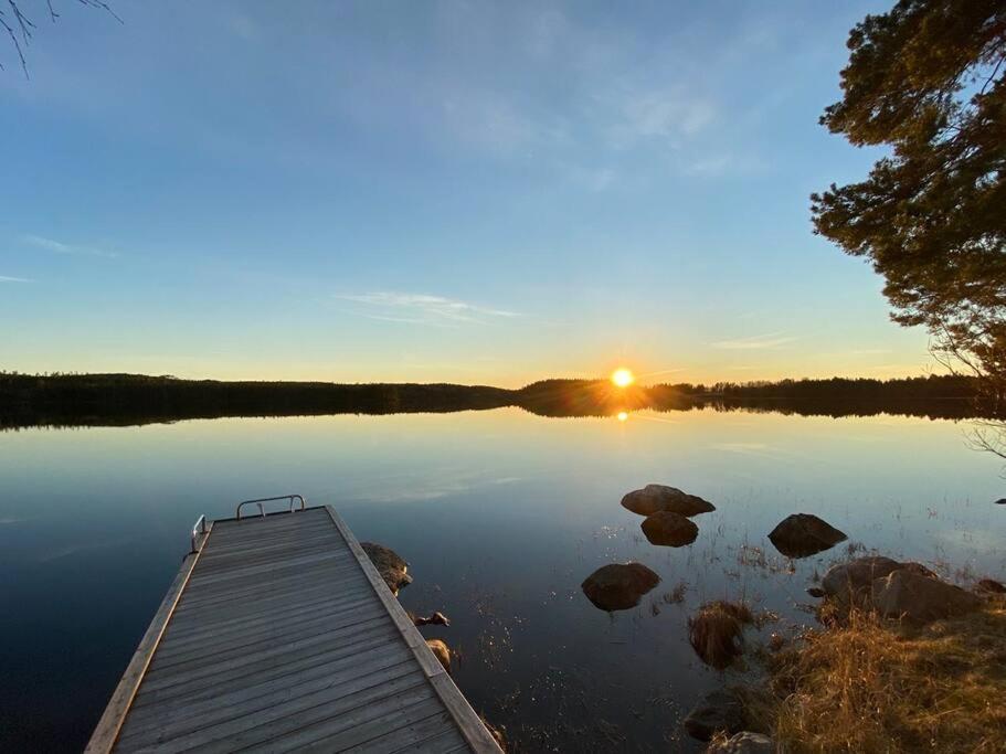 Cabin 70M From Lake. Big Garden Эстерсунд Экстерьер фото